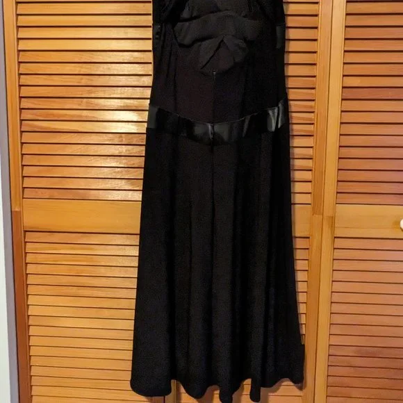 Robe - Picture 3 of 4